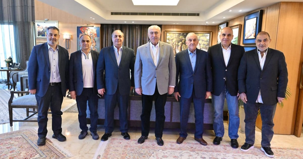 مخزومي بحث مع عدد من مخاتير بيروت في سُبل تحسين مستوى الخدمات

@fmakhzoumi
