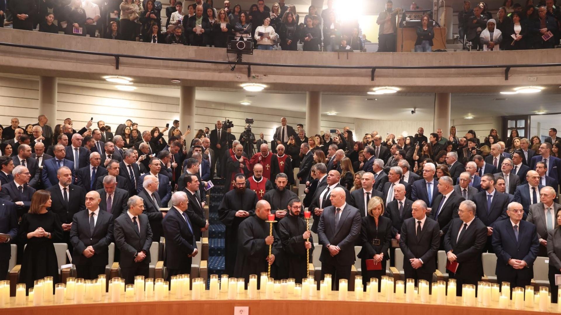 رتبة سجدة الصليب في جامعة الروح القدس