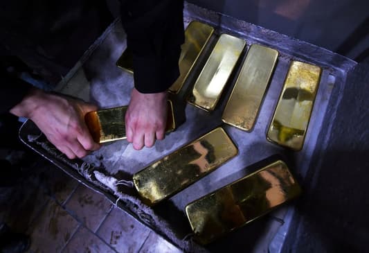 France backs Russian gold ban, wants G7 oil, gas price shield