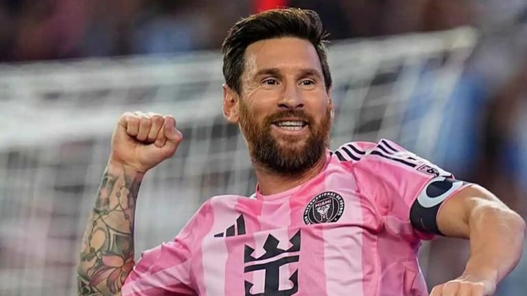 ميسي ينثر سحره