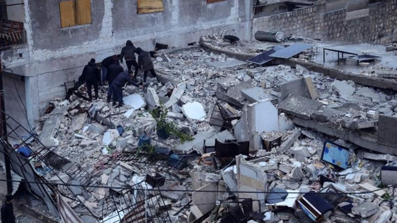 سوريا.. 3715 قتيلاً جراء الزلزال بحسب البيانات الرسمية الصادرة عن النظام والمعارضة