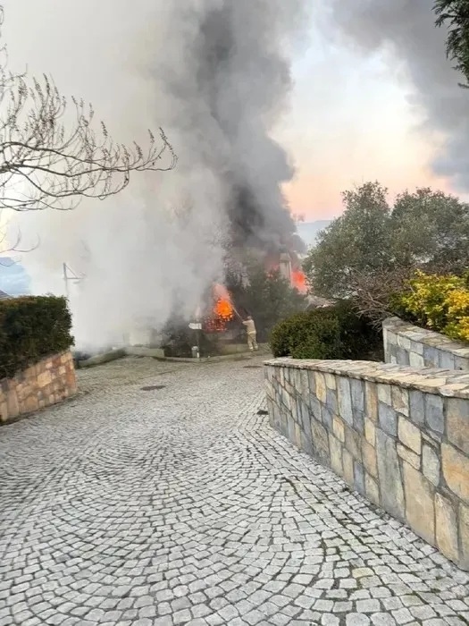 حريق في منزل ممثلة تركية أثناء وجودها داخله