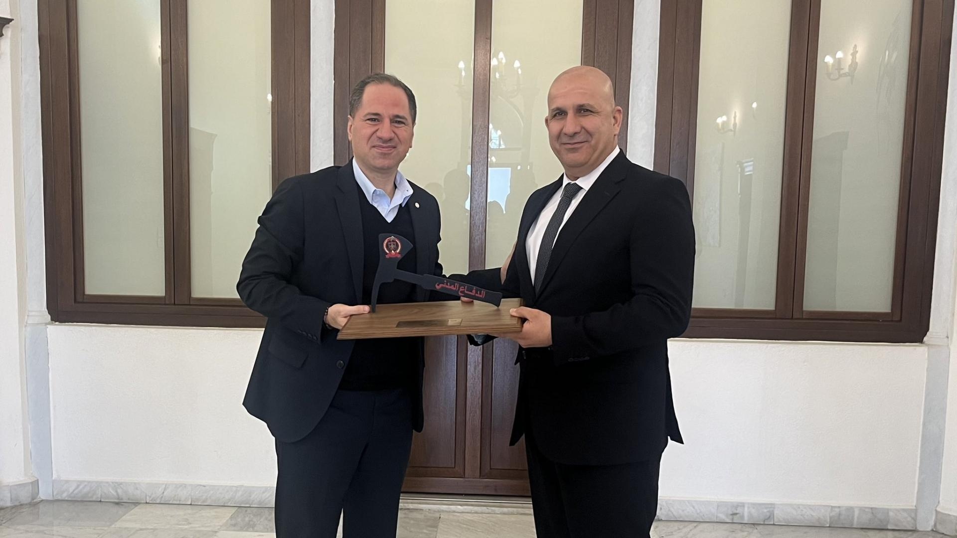 سامي الجميّل للدفاع المدنيّ: شكرًا لتضحياتكم المستمرّة