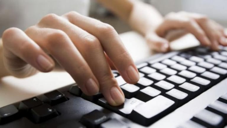 Sources to MTV: About 76,300 people have registered on the online platform for COVID vaccine before 6:30 pm