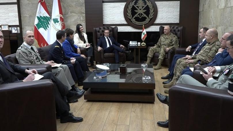 قائد الجيش التقى وزير الدفاع الفرنسي