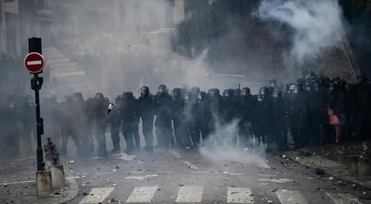 Macron holds crisis meeting as more France protests loom