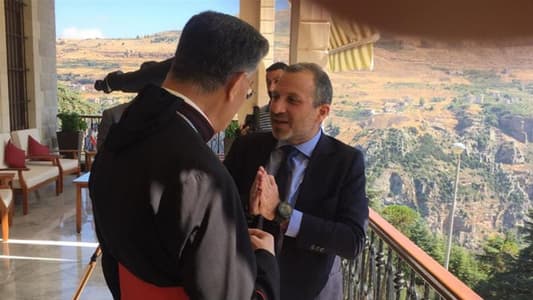 وصول باسيل إلى الديمان للقاء البطريرك الراعي