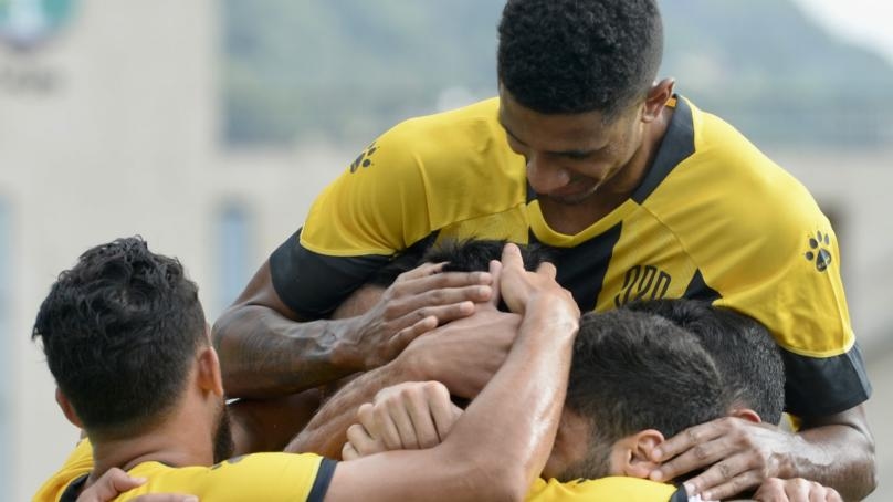 العهد يفوز على الحكمة 2-1 ضمن المرحلة الرابعة من الدوري اللبناني لكرة القدم