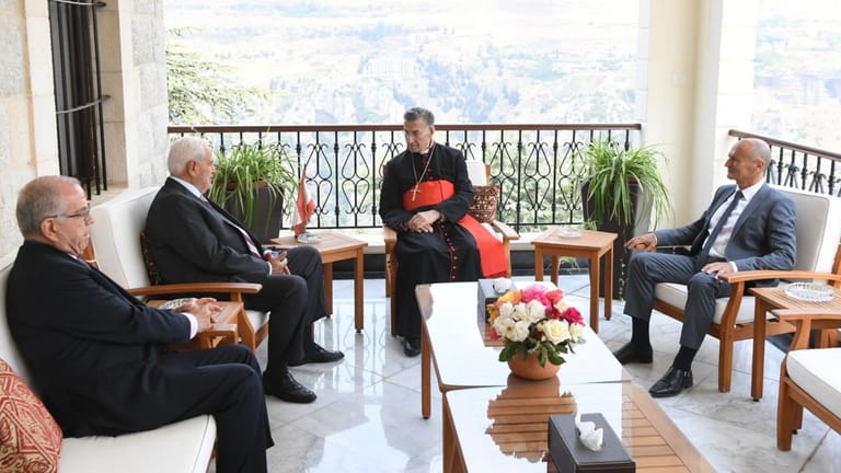 الراعي بحث مع زوار الديمان في الأوضاع