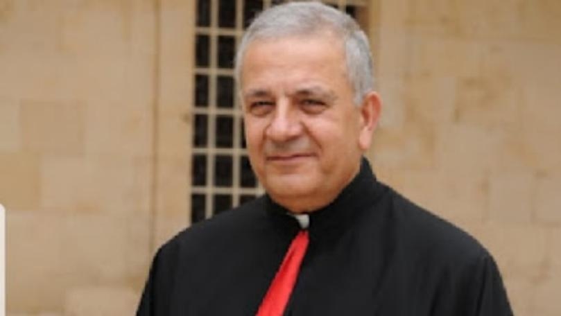 وفد من "حزب الله" زار المطران العمار في صيدا معزّياً