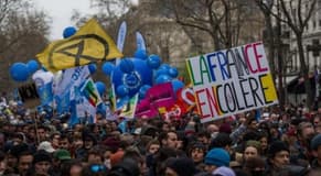 French left in last-ditch bid to derail pensions overhaul