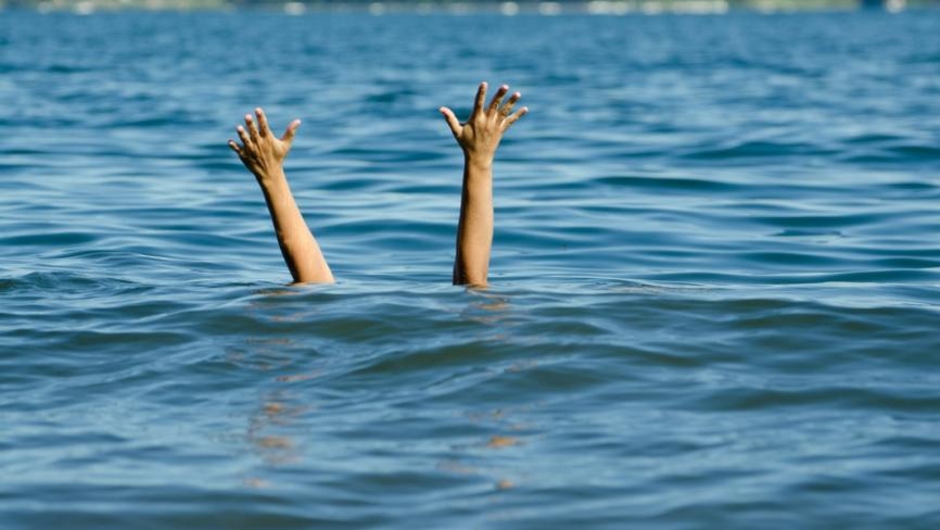إنقاذ 6 أشخاص جرفتهم أمواج البحر