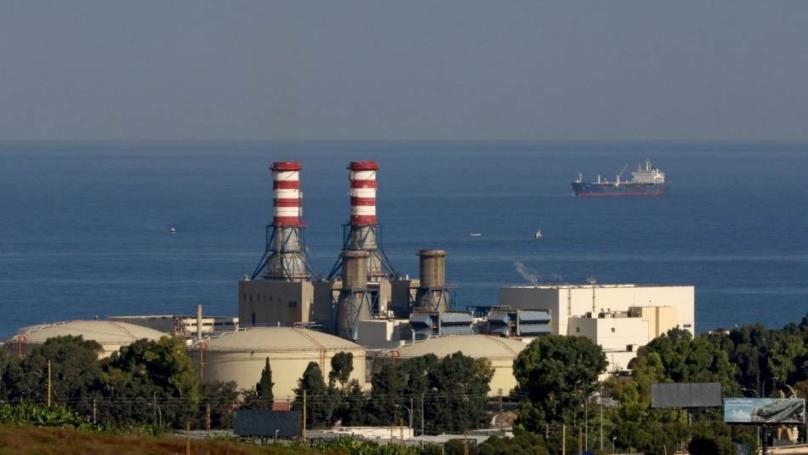 الكهرباء معلّقة بمشاريع "غير واقعية" مع أربع دول