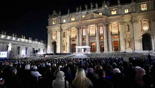 Faithful Gather in Support of the Pope