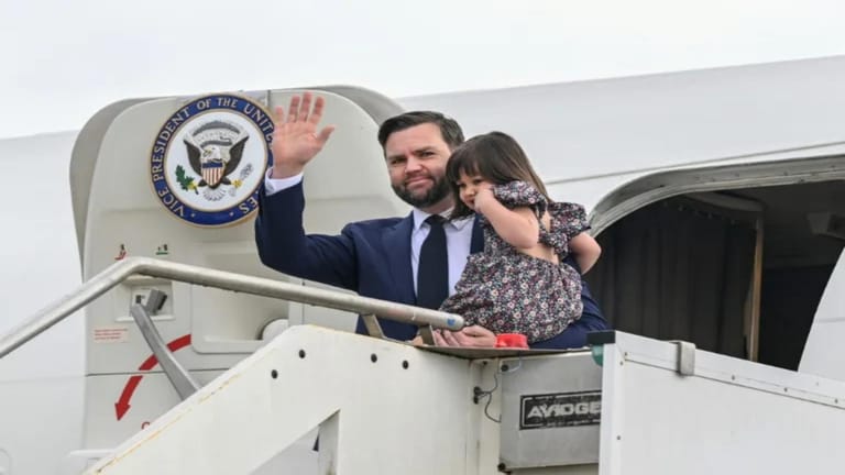 Vance in Italy for Talks and Easter at the Vatican