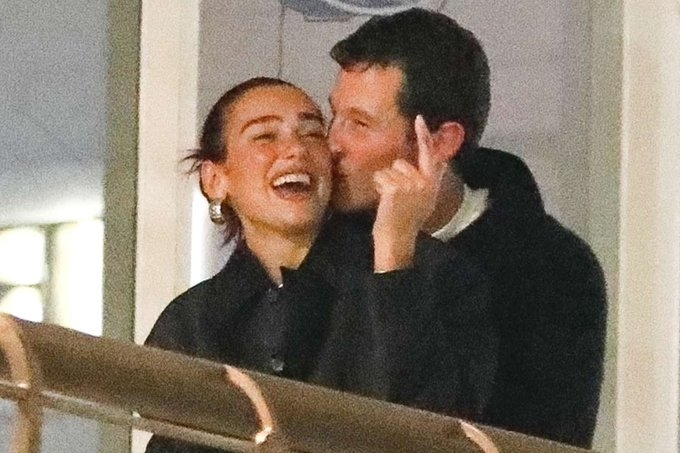 بعد لقاء رومانسي... دوا ليبا تؤكد علاقتها مع النجم كالوم تيرنر