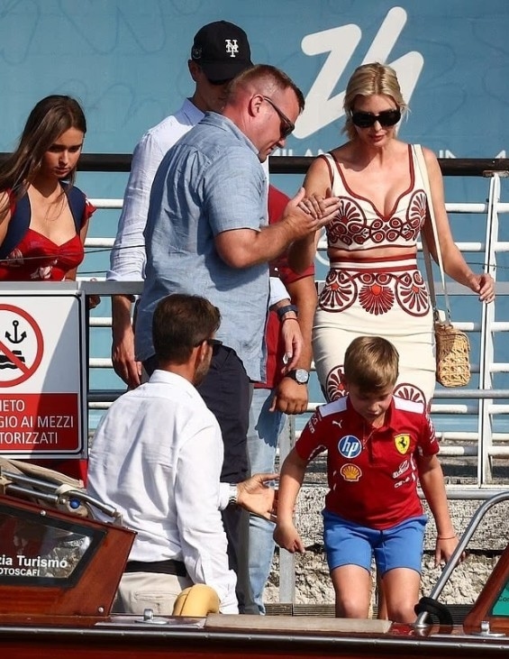 بدء توافد ضيوف زفاف جيف بيزوس... وظهور لافت لإيفانكا ترامب وابنتها!