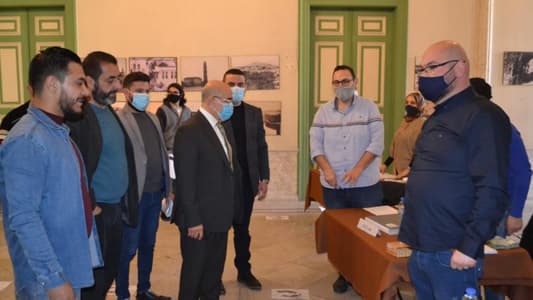 رئيس بلدية طرابلس تفقد مركز دفع رسوم التسجيل لطلاب الثانويات والمعاهد الفنية