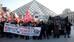 Louvre Remains Closed as Staff Vote to Extend Strike
