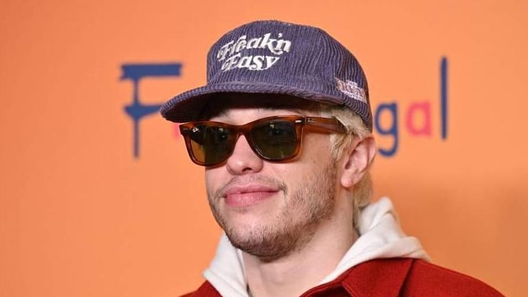 انتهاء علاقة إميلي راتاجوفسكي وبيت ديفيدسون