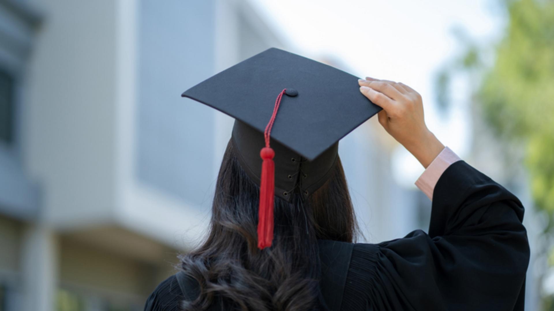 فضيحة جامعية... والناجحون من مذهب واحد