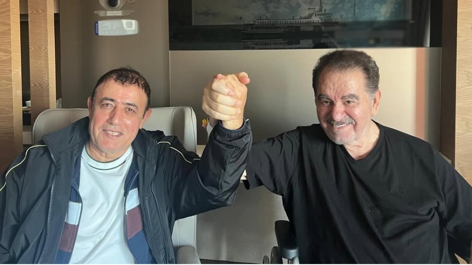 بالصورة: ابراهيم تاتليسس في أحدث ظهور من المستشفى... هكذا بدت حالته