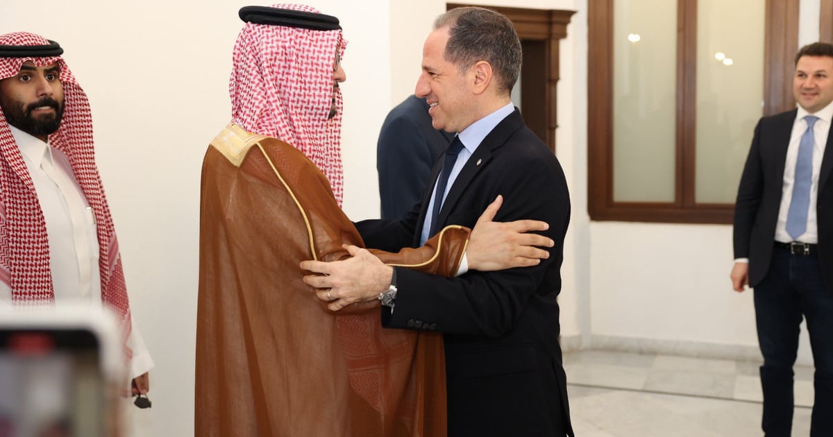 الجميل التقى البخاري في زيارة وداعية
