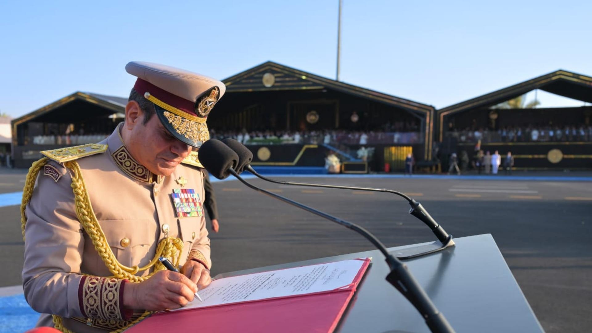 السيسي يشهد احتفالية افتتاح القيادة الاستراتيجية للدولة بالعاصمة الجديدة