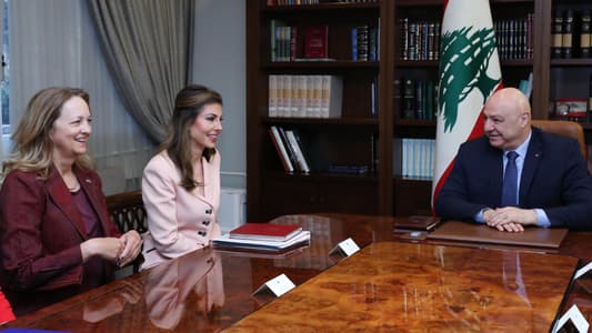بالصورة: ساعة و20 دقيقة... ولا تصريح