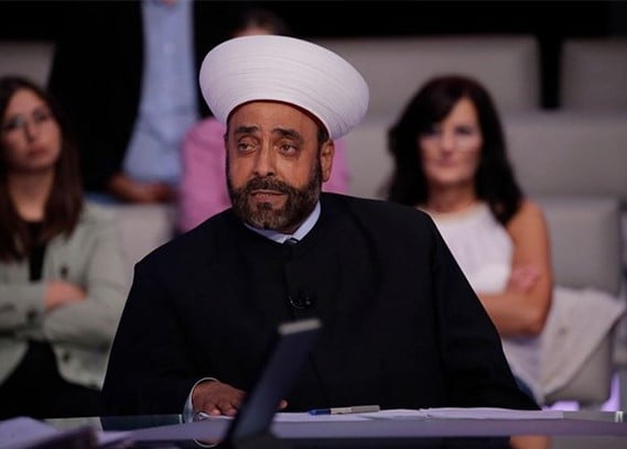 الشيخ بلا عمامة