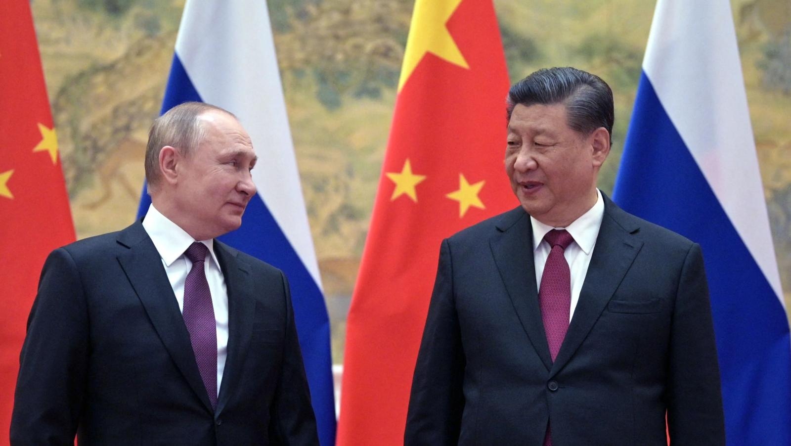 Xi and Putin pledge to stand together against US