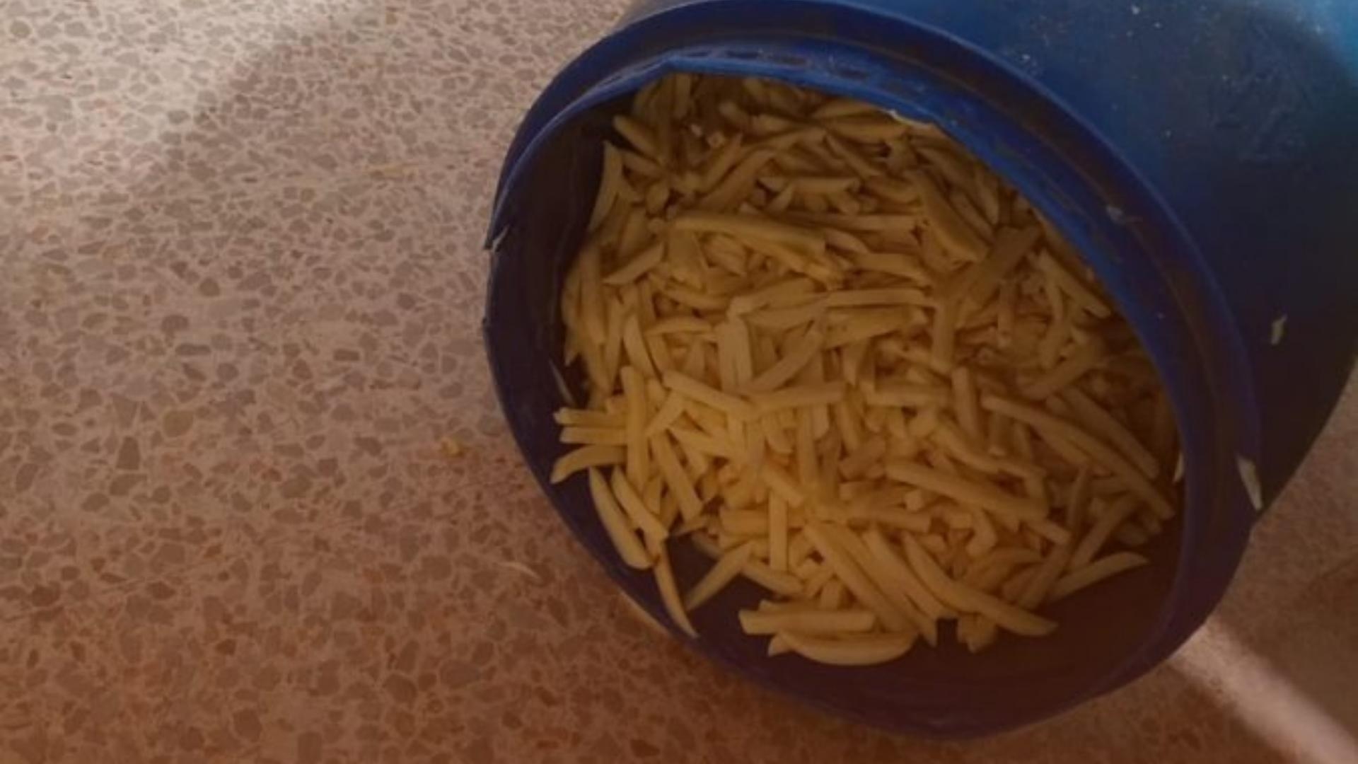 بعد انبعاث روائح كريهة... أمن الدولة تُقفل مستودعاً