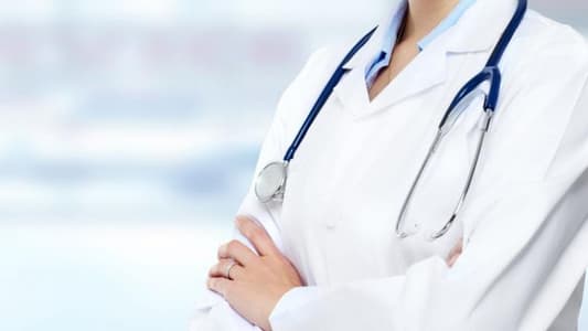 إعتصام أمام وزارة الصحة بدعوة من "منظمة القمصان البيض" للاطباء والصيادلة والممرّضين والمخبريّين