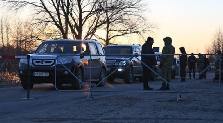 Switzerland tells Ukrainians to sell their cars