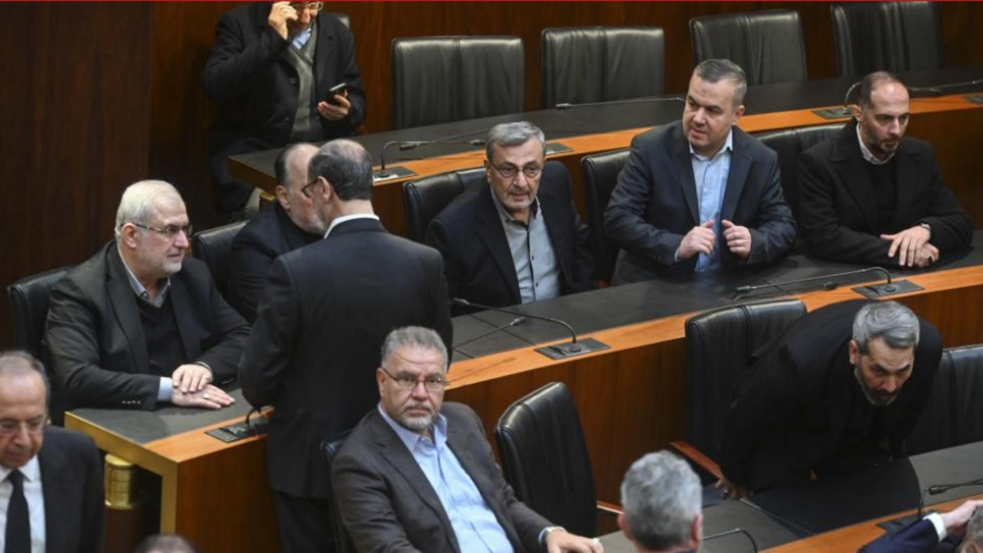 مِن تبدّد الثقة الخارجية بالدولة إلى ردّ رعد: مبادرة عون لا تخرق؟