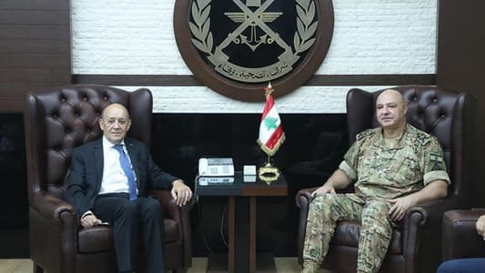 Army chief meets Le Drian in Yarzeh