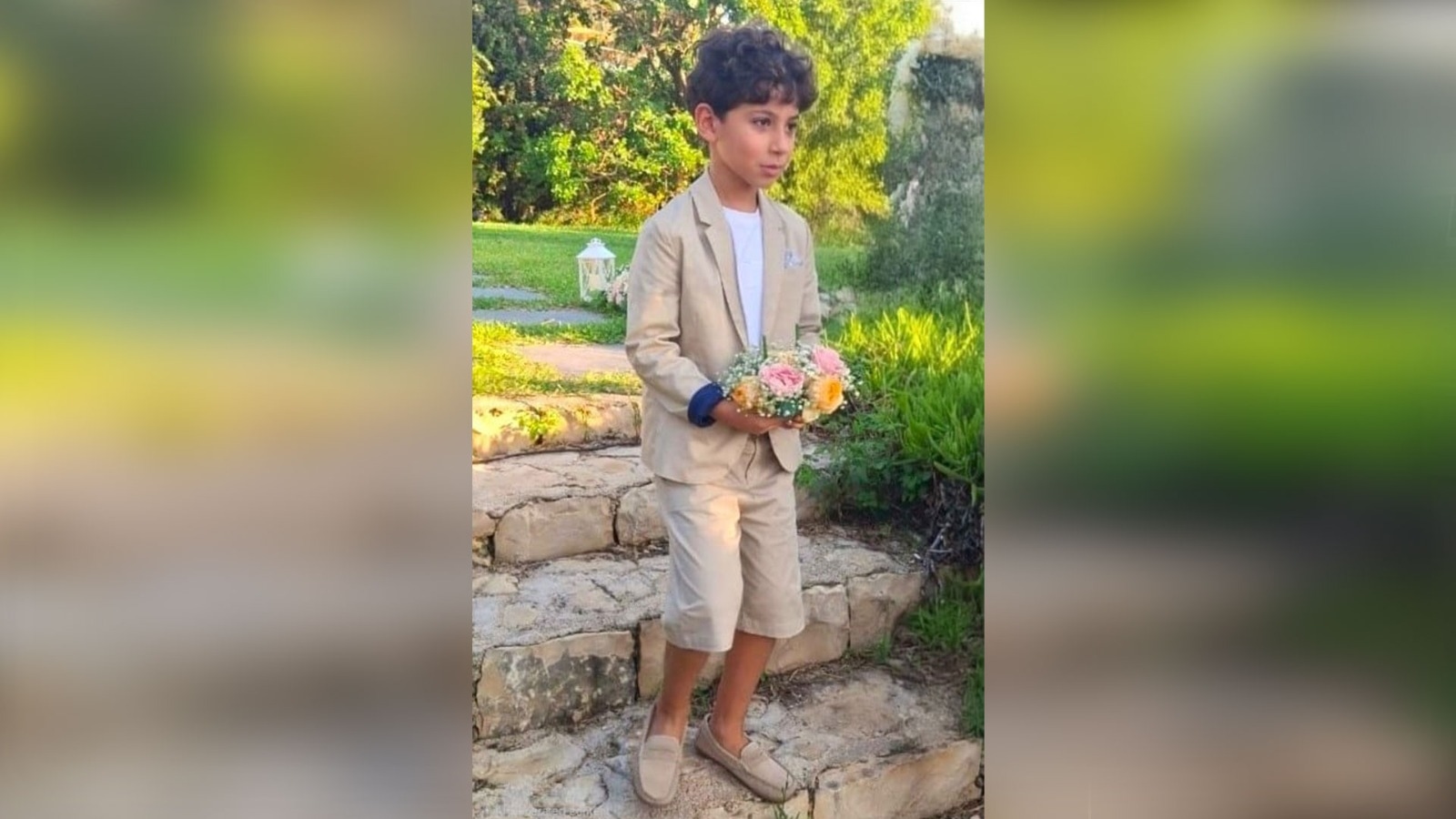 عن حامل الورد وطفل الضوء في عيده