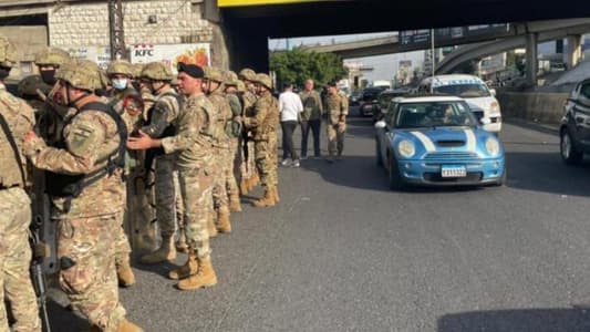 Photo: The army has reopened Zouk highway after it was blocked by protesters