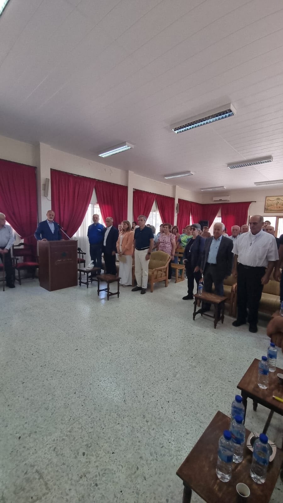 رئيس الوزراء الفرنسي الأسبق فرانسوا فيون جال في القرى الجنوبية الحدودية بدعوة من فؤاد أبو ناضر