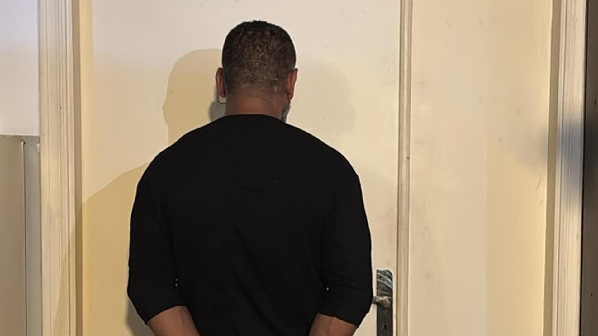 أعمال منافية للآداب وتعاطي مخدّرات داخل نادٍ!