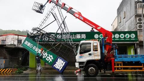 Typhoon Gaemi hits Chinese seaboard, sinks freighter off Taiwan