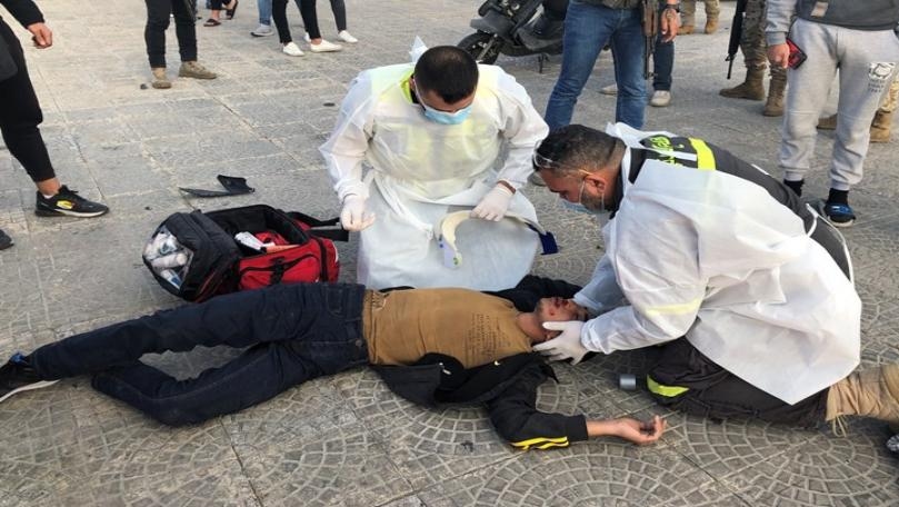 جريح بحادث تصادم بين دراجتين على كورنيش صور البحري