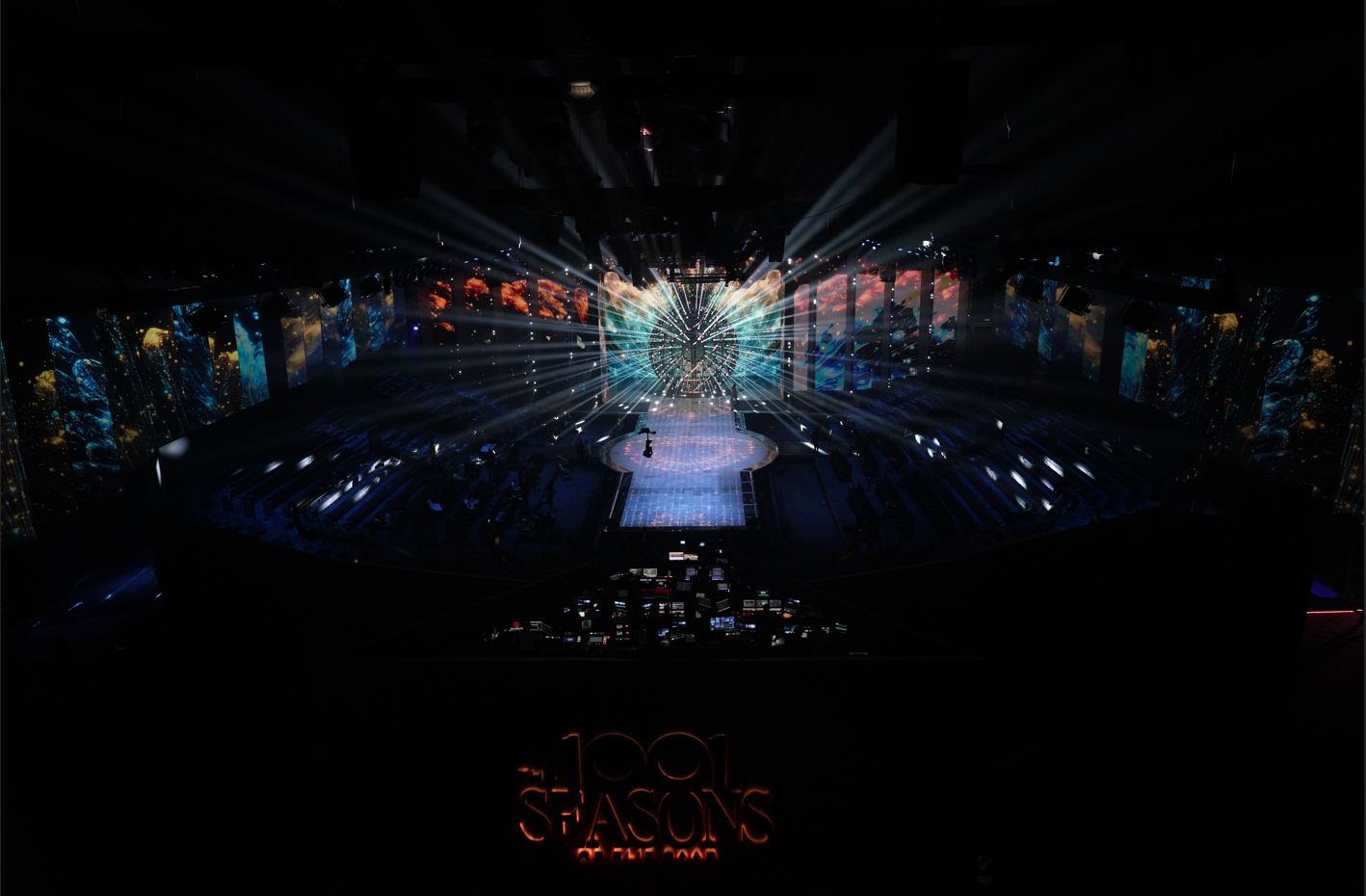 جيلبير حداد... مصمّم الحفلات الذي أضفى سحرًا على عرض إيلي صعب في الرياض