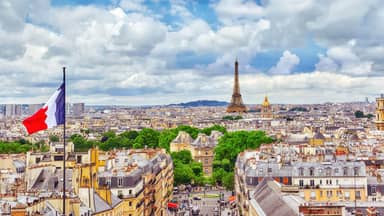 فرنسا تواكب المفاوضات المباشرة... ورهانٌ على حكومة سلام