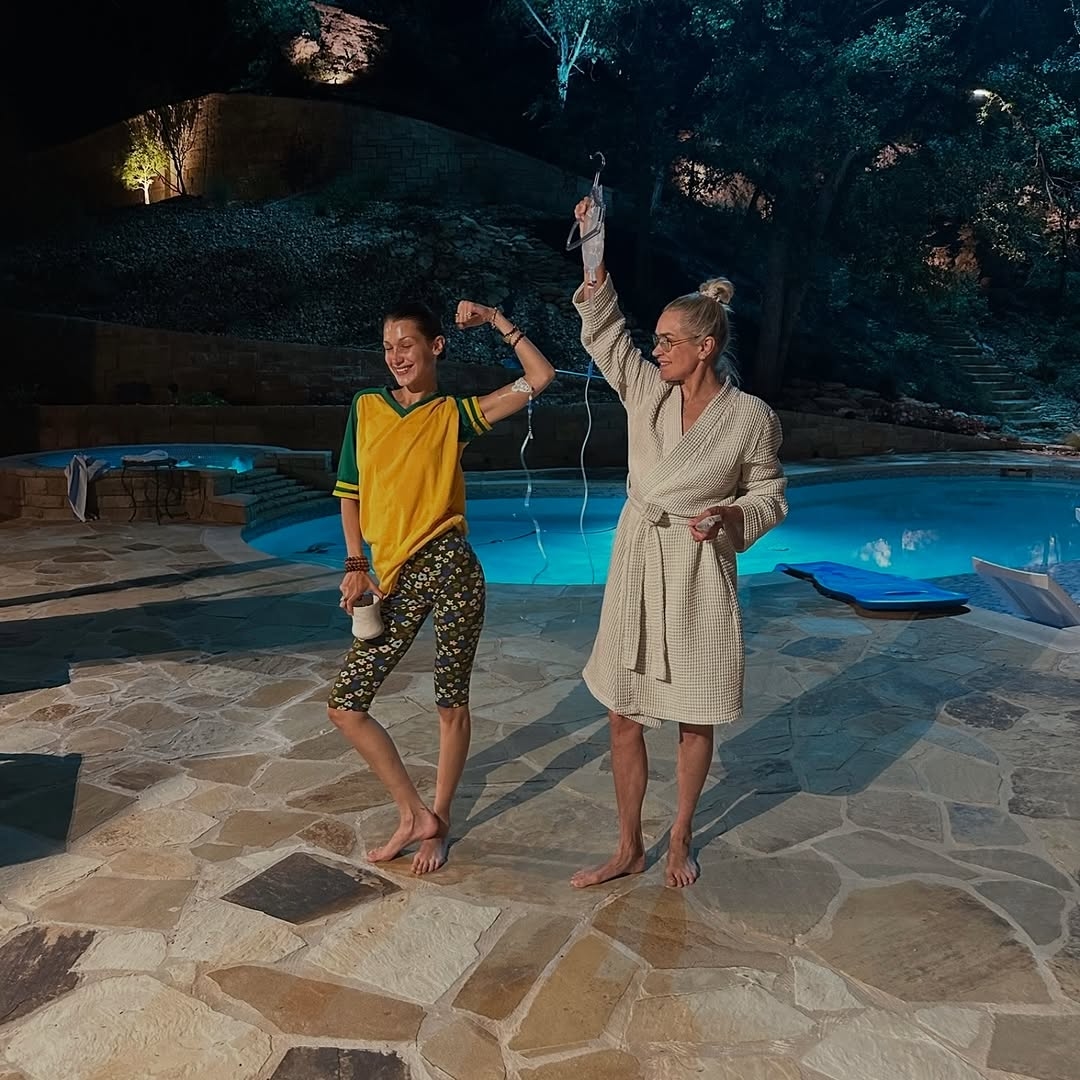 بيلا حديد تُعايد والدتها يولاندا: "ملكة عالمي"