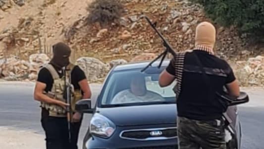 Photos: Armed checkpoint stops civilians on Oyoun El Siman - Baalbek road