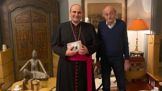 Jumblatt discusses latest developments with Apostolic Nuncio