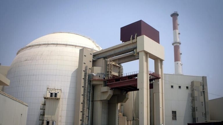 إيران تؤكّد: لا خطر على المحيطين بالمواقع النووية