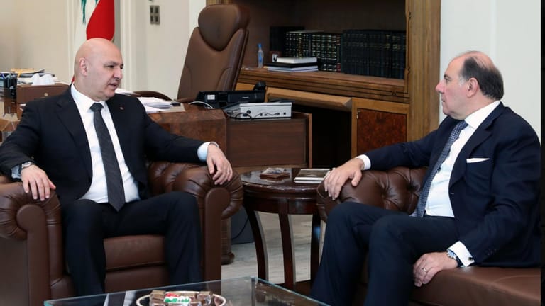 حاكم مصرف لبنان كريم سعيد أطلع الرئيس عون على نتائج لقاءاته مع المسؤولين في صندوق النقد الدولي ووزارتي الخزانة الأميركية والفرنسية