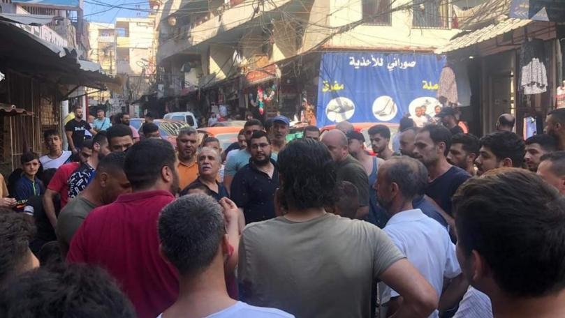 محتجون قطعوا طريق ومدخل مخيم البداوي إحتجاجا على رفع تسعيرة المولدات